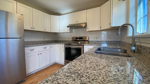 Charming 2-Bedroom Duplex on Plaza Drive - Spacious 1200 Sq Ft in Dover, NH! – photo 1