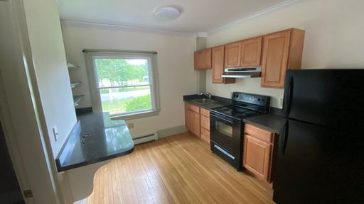 University Student Rental- Available for the 2027-2028 School Year!! Heat & Hot water Included – photo 1