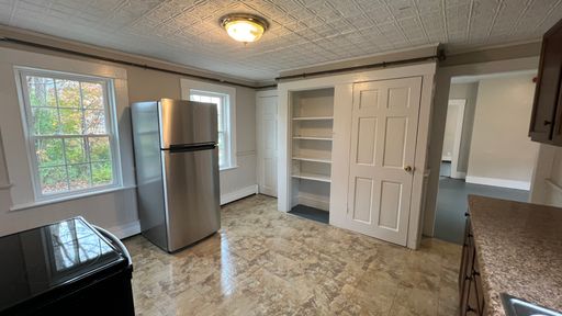 Rooms Available For Rent for This Year!! Student Housing -**All Utilities Included**-Home-4-6 Bedrooms - Available for the 2026 -2027 school year – photo 1