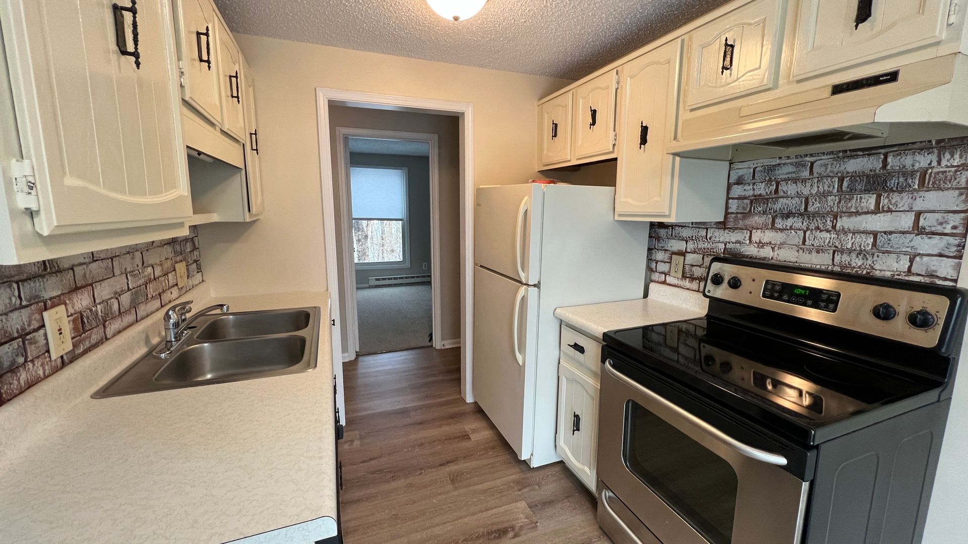 Dover Apartment: 15 Back River Road