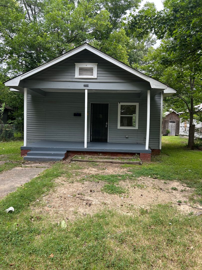 Little Rock House: 2204 Valmar St