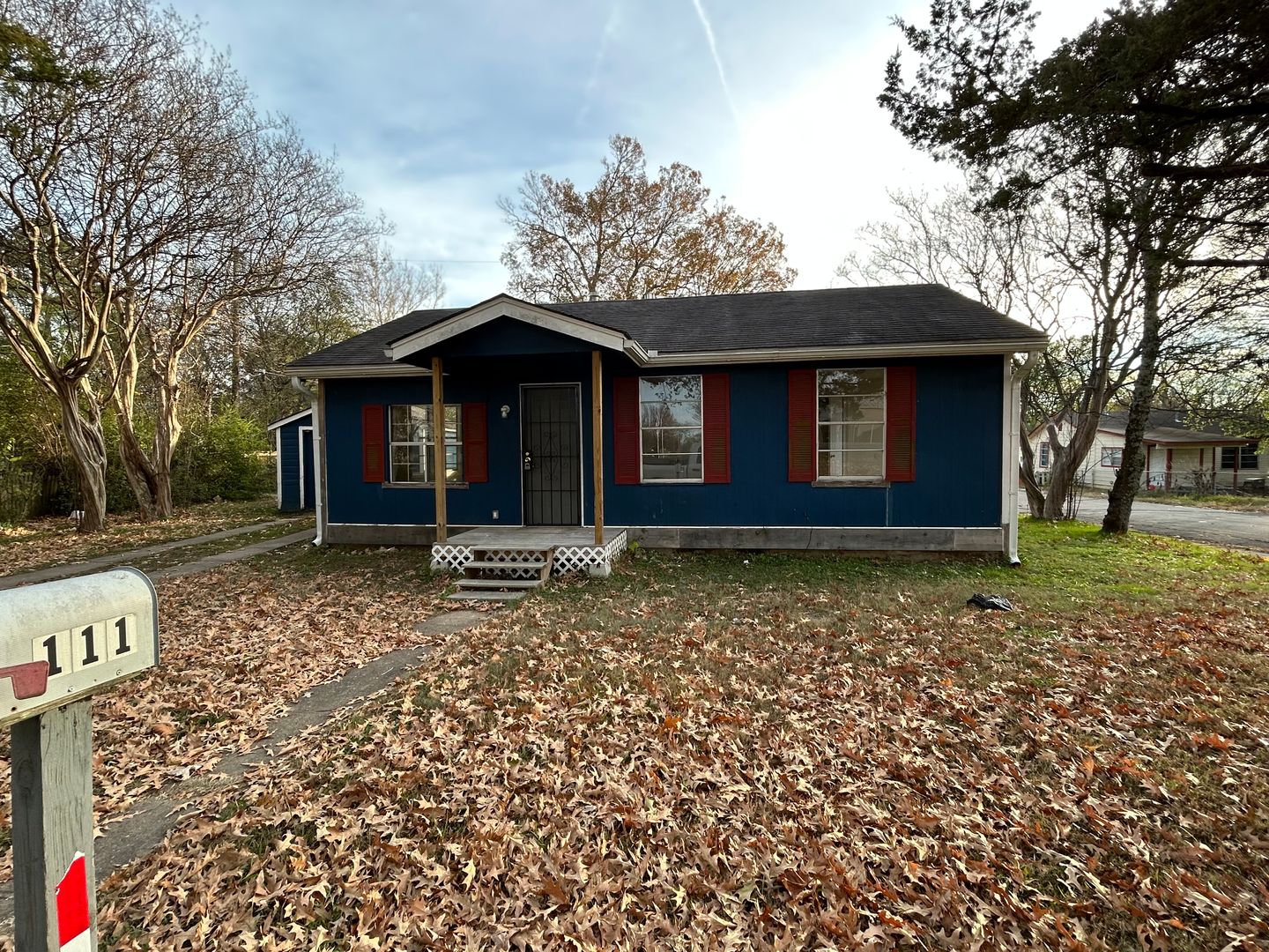 Jacksonville House: 111 Victory Cr.