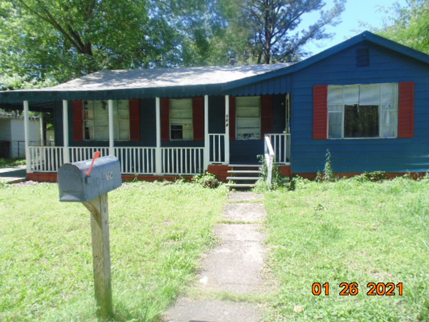 Jacksonville House: 104 Pike Ave