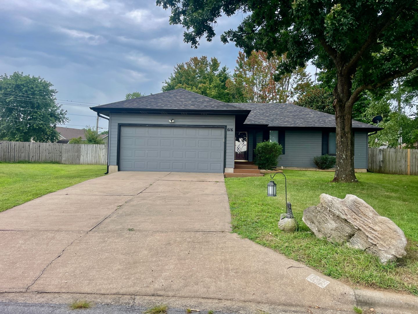 Nixa House: 616 E. Barbara Ct.