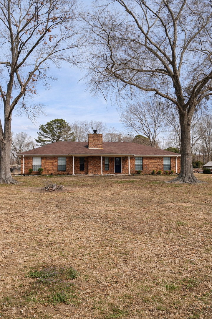 Texarkana House: 5602 Hillcrest Drive