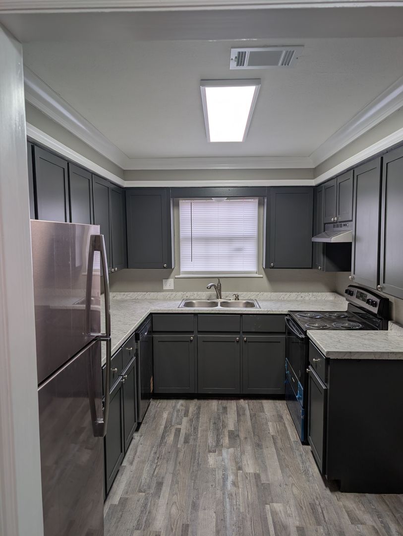 Texarkana Apartment: 1919 E 18th