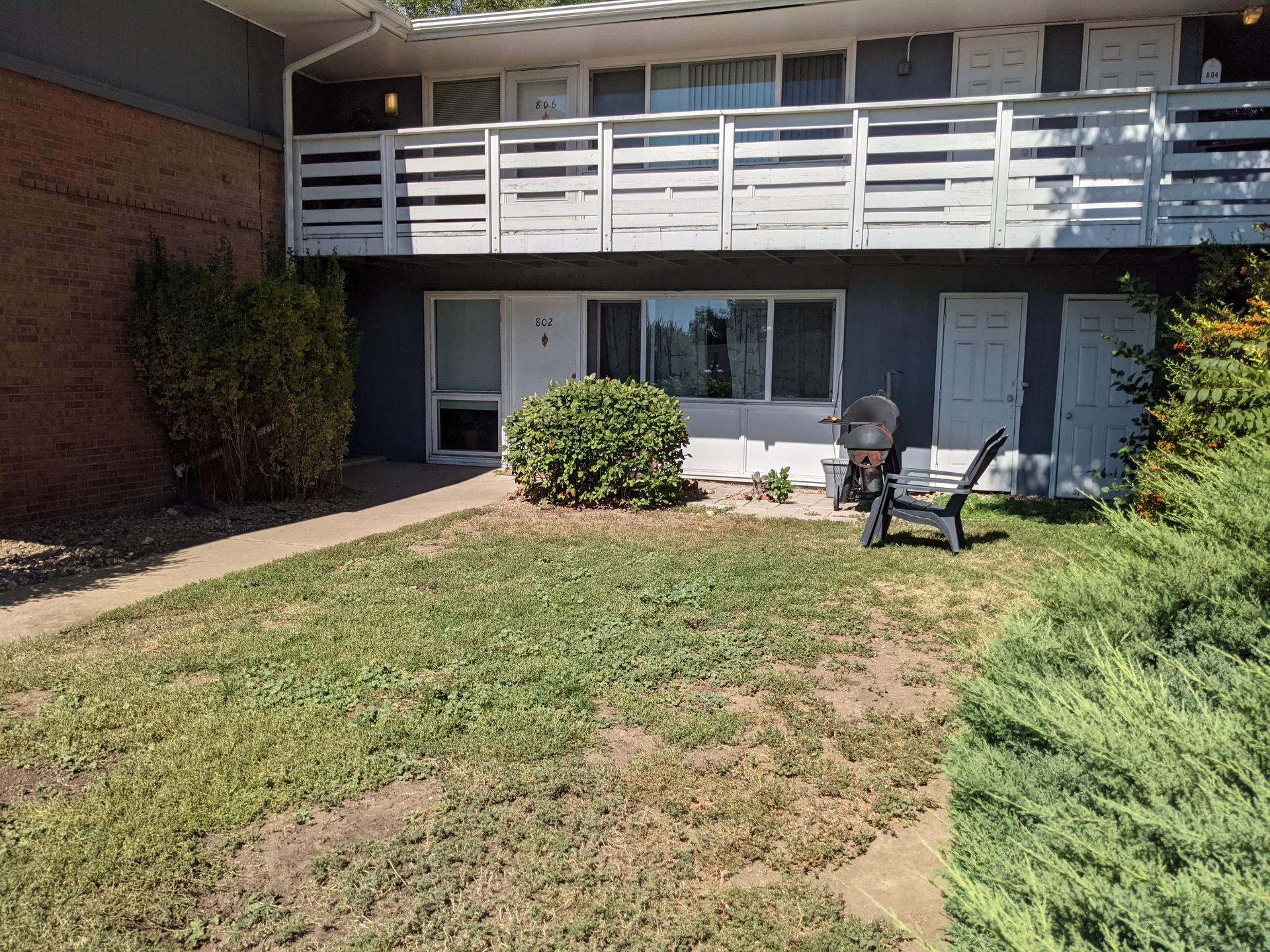 Golden Apartment: 804 5th St