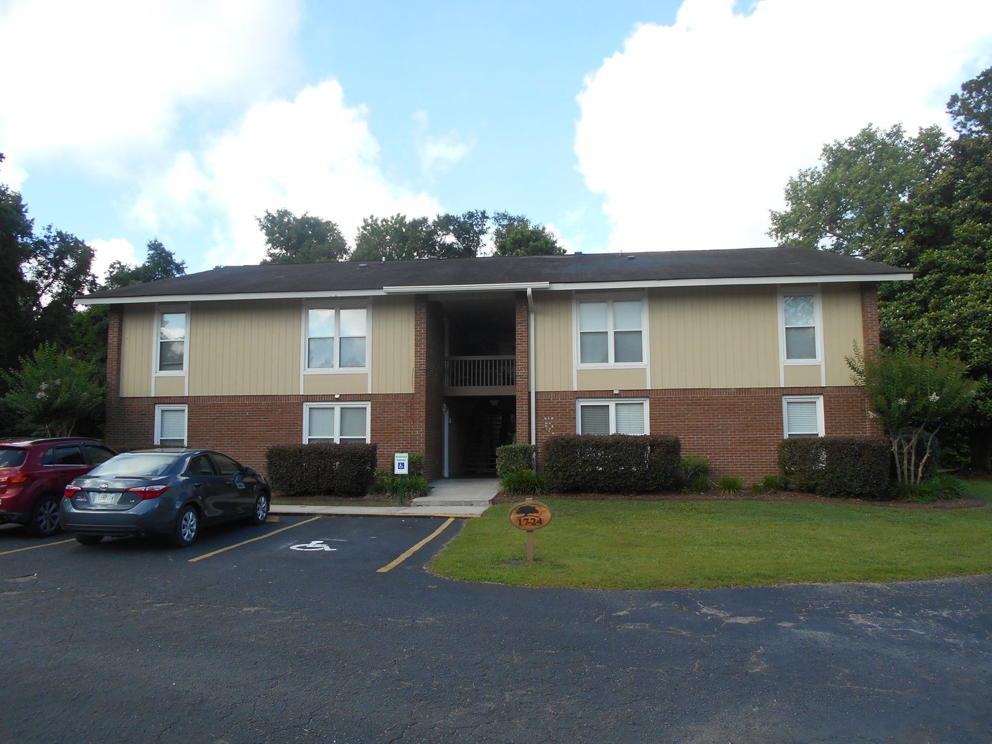 Conway Condo: 1015 Elm Street # 24