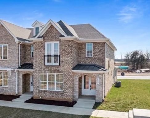 4 Bedroom 3.5 Bathroom Townhome