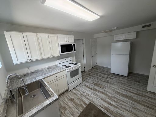 Highland Park 1 Bedroom – photo 1