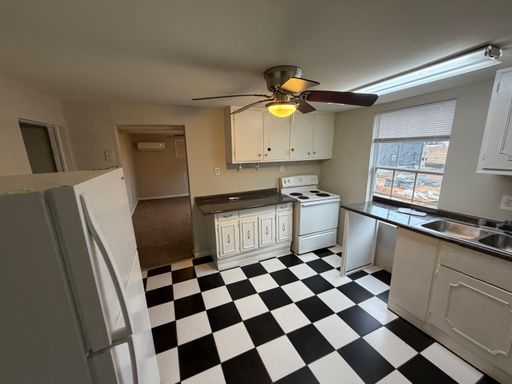 Centrally Located 3 Bedroom – photo 1