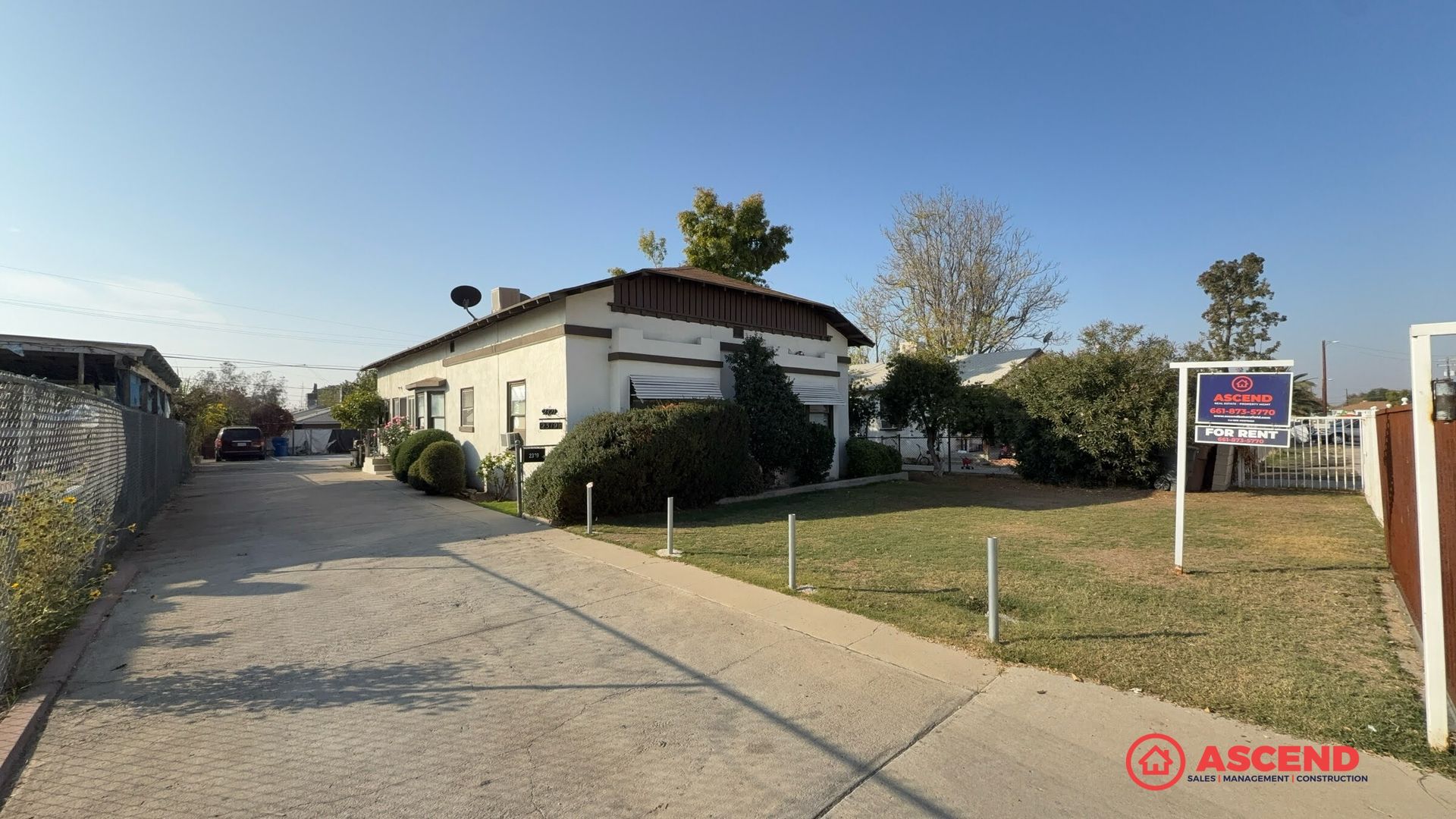 Bakersfield House: 2321 Monterey St