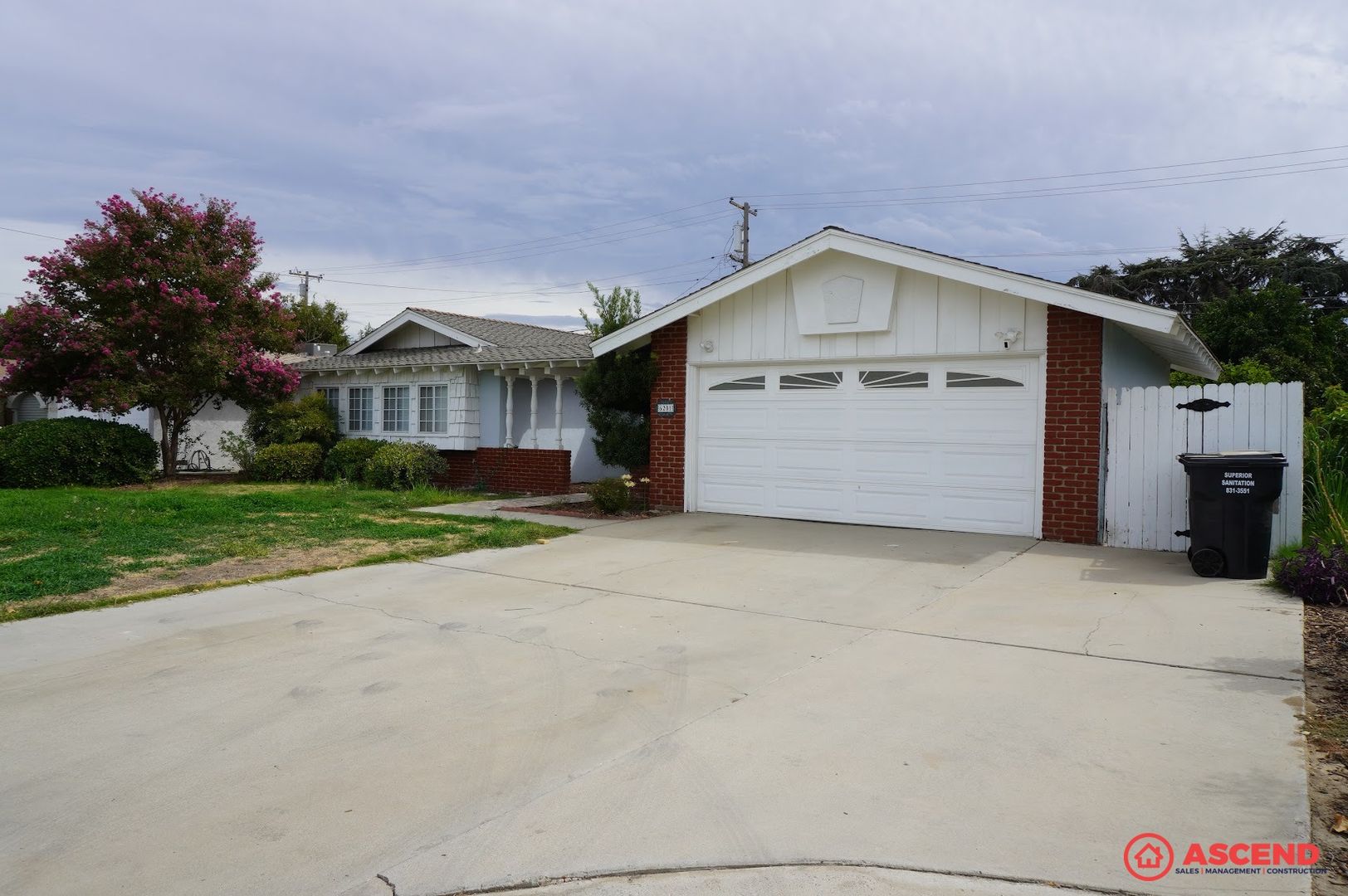 Bakersfield House: 6201 Hartman Ave