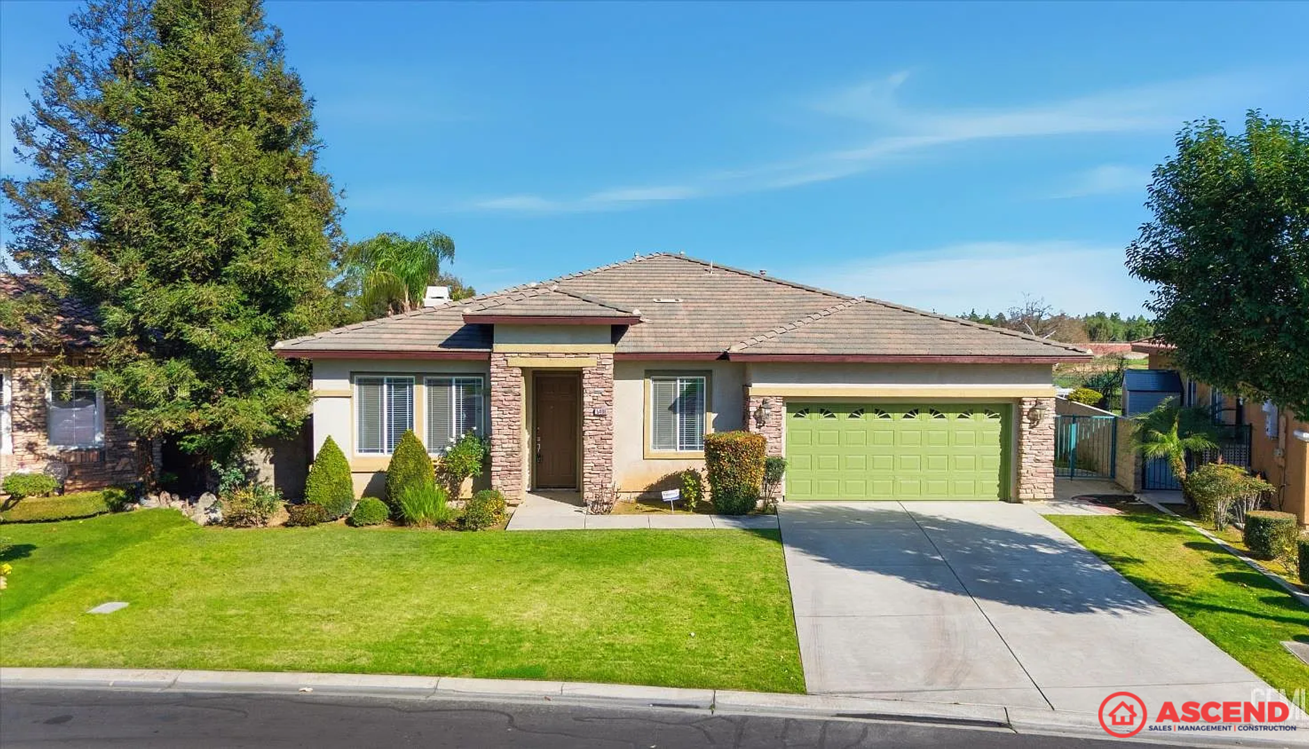 Bakersfield House: 5406 Pelican Hill Dr