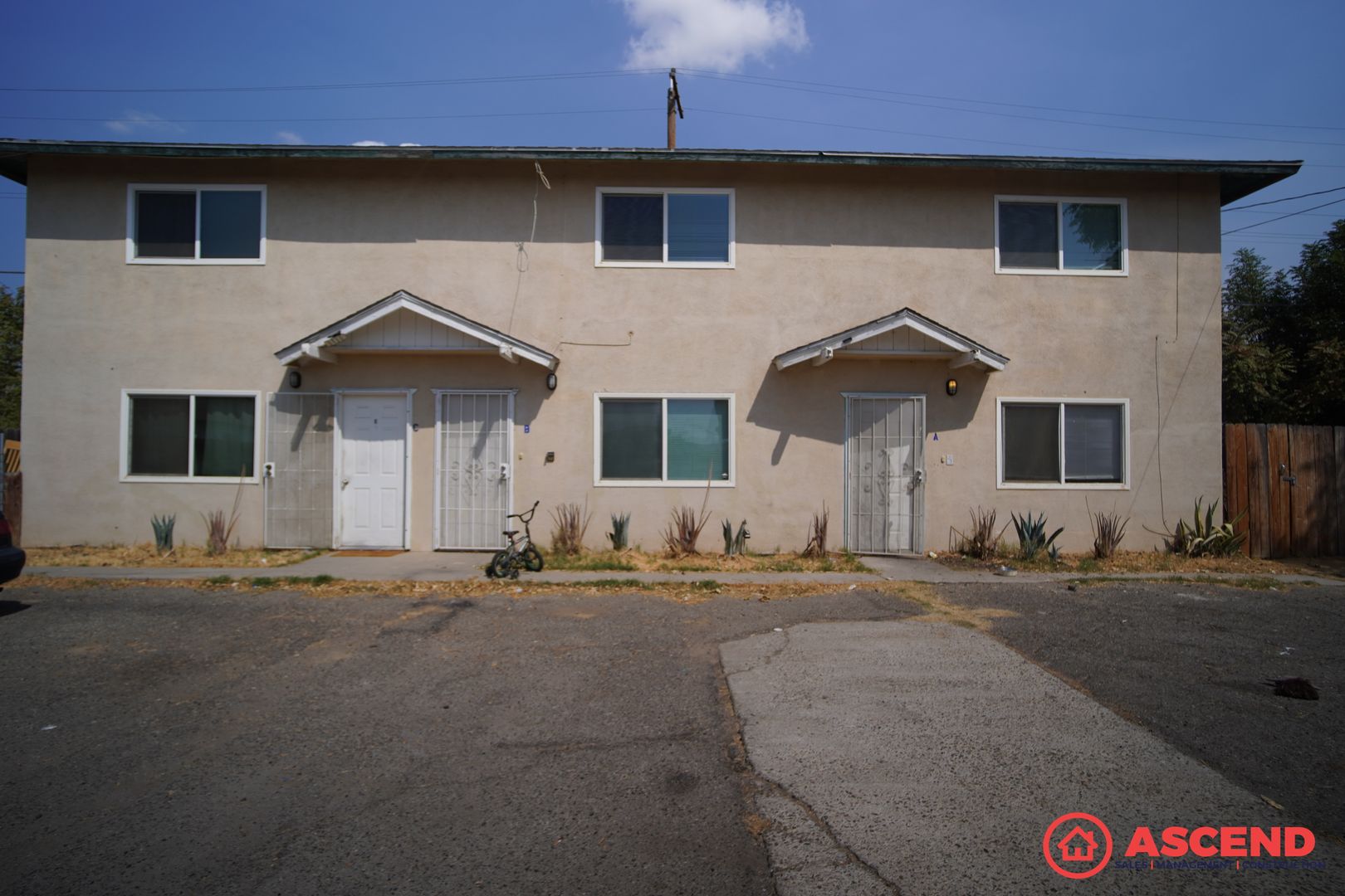 Bakersfield Apartment: 224 Washington Ave