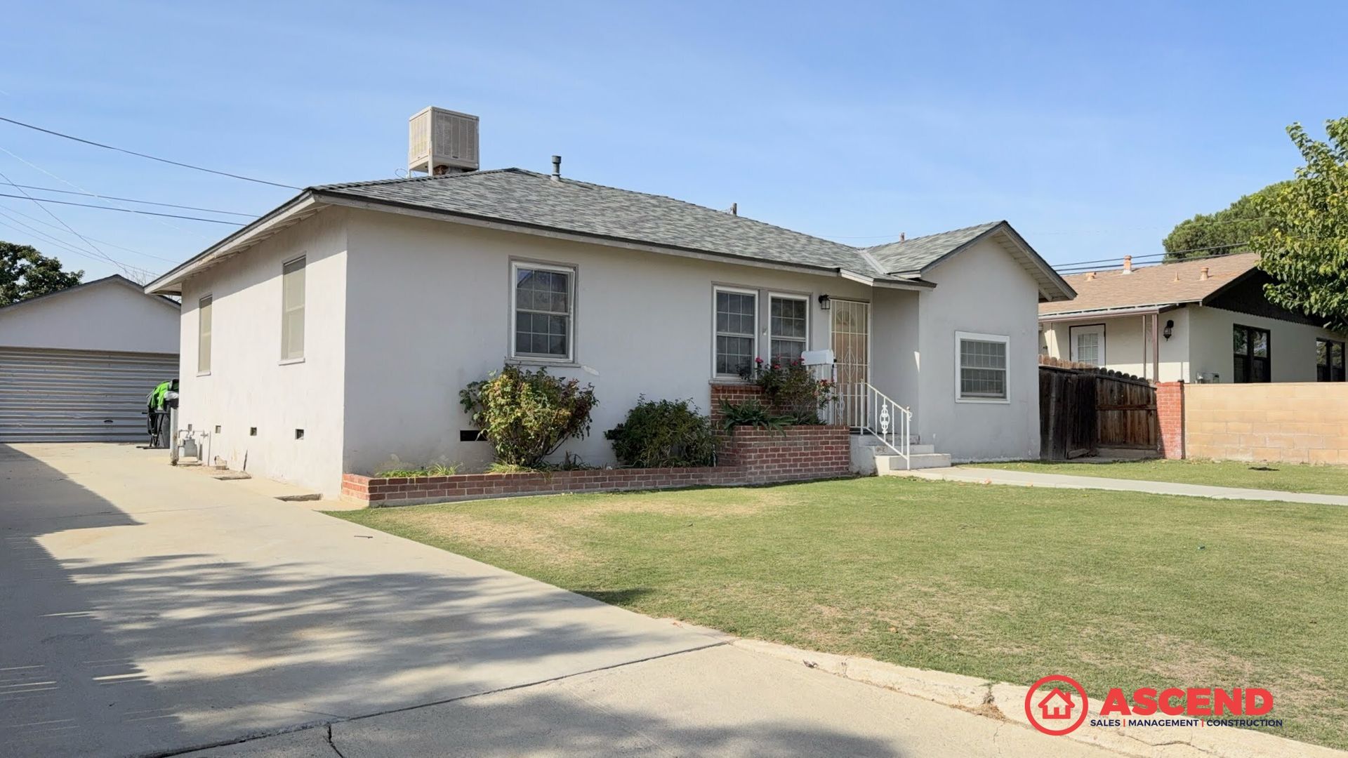 Bakersfield House: 2213 Naylor St