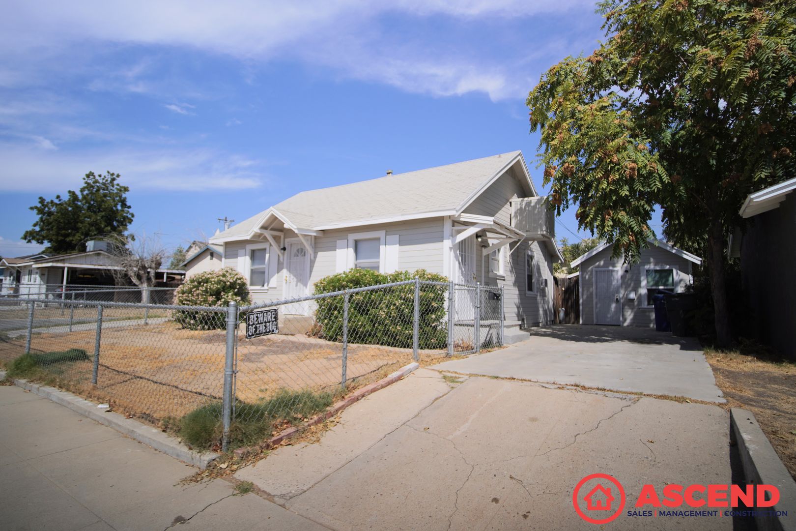 Bakersfield Apartment: 412 El Tejon Ave