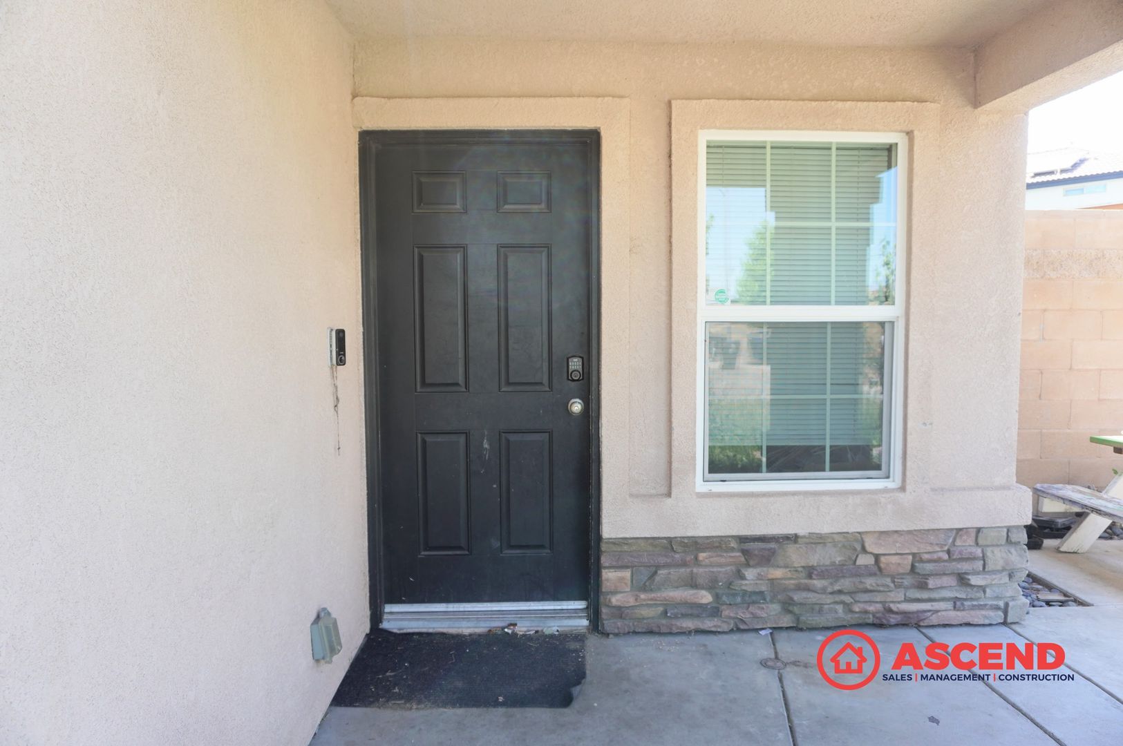 Bakersfield House: 6907 Englefield Dr