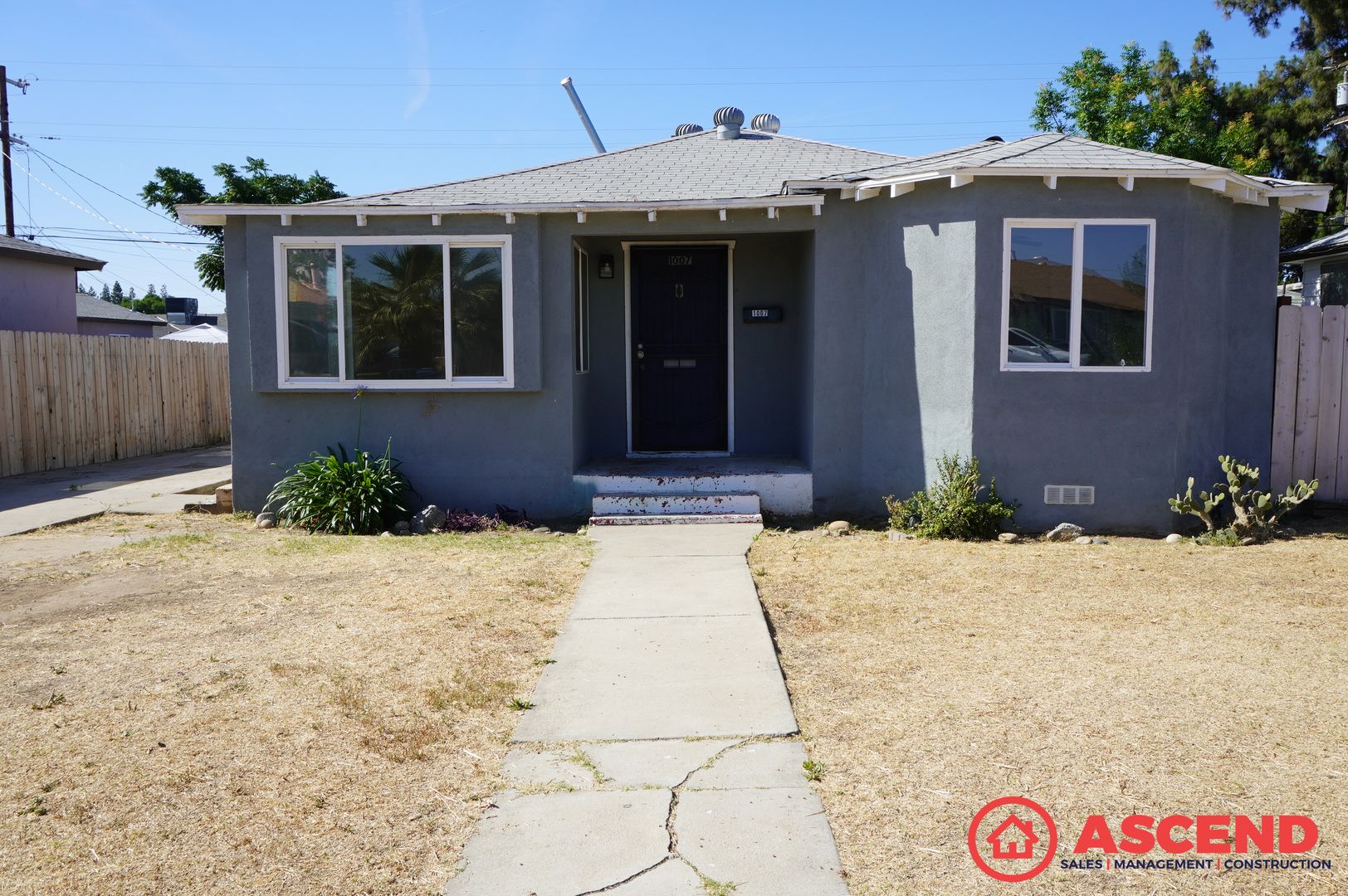 Bakersfield House: 1007 Castaic Ave