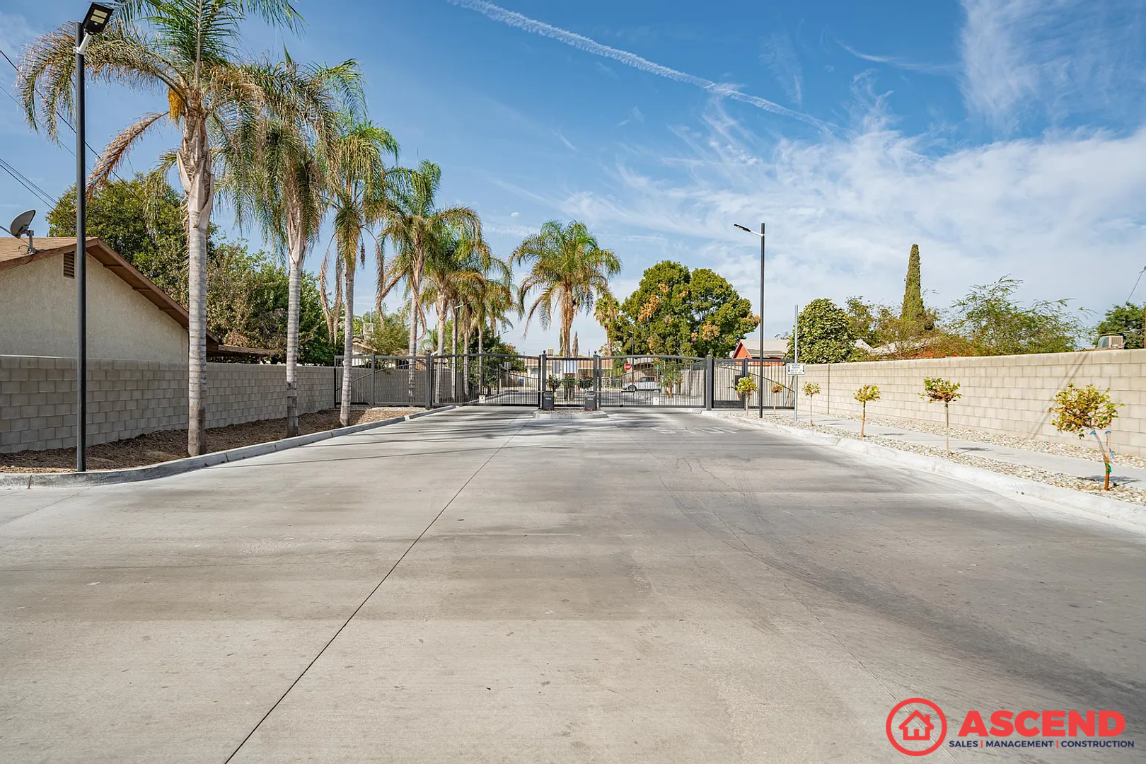 Bakersfield Apartment: 2700 Bomark Ct