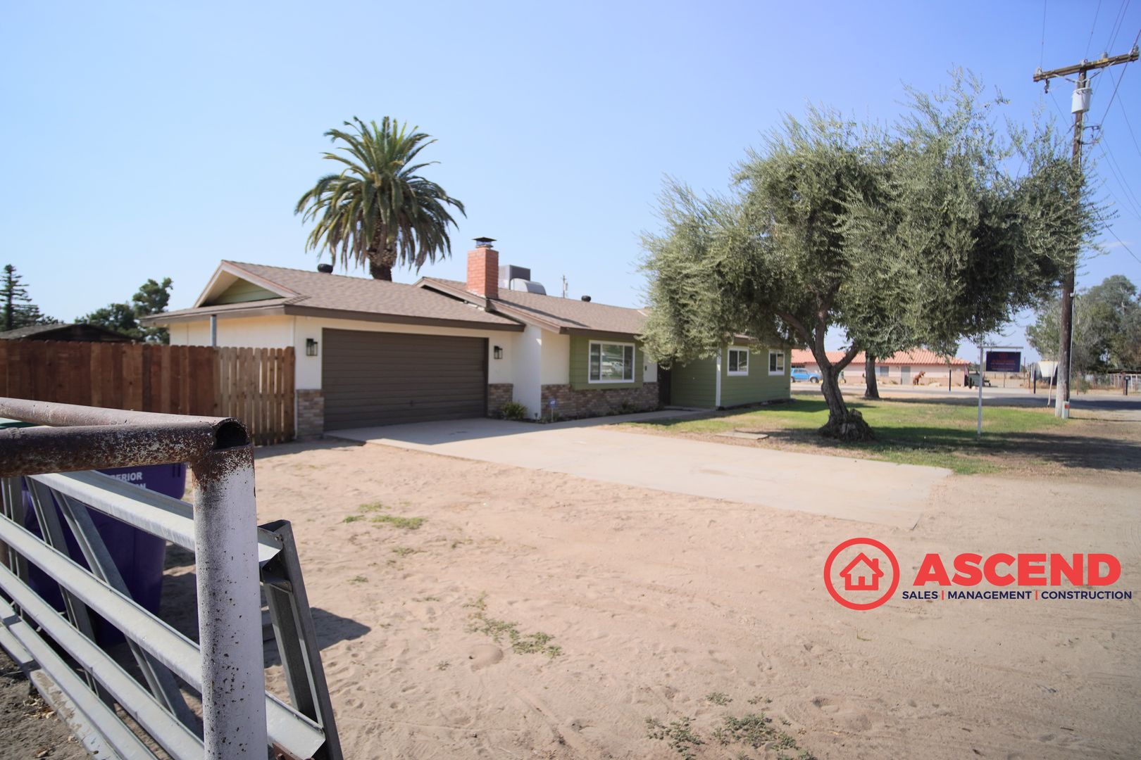 Bakersfield House: 701 Pinto