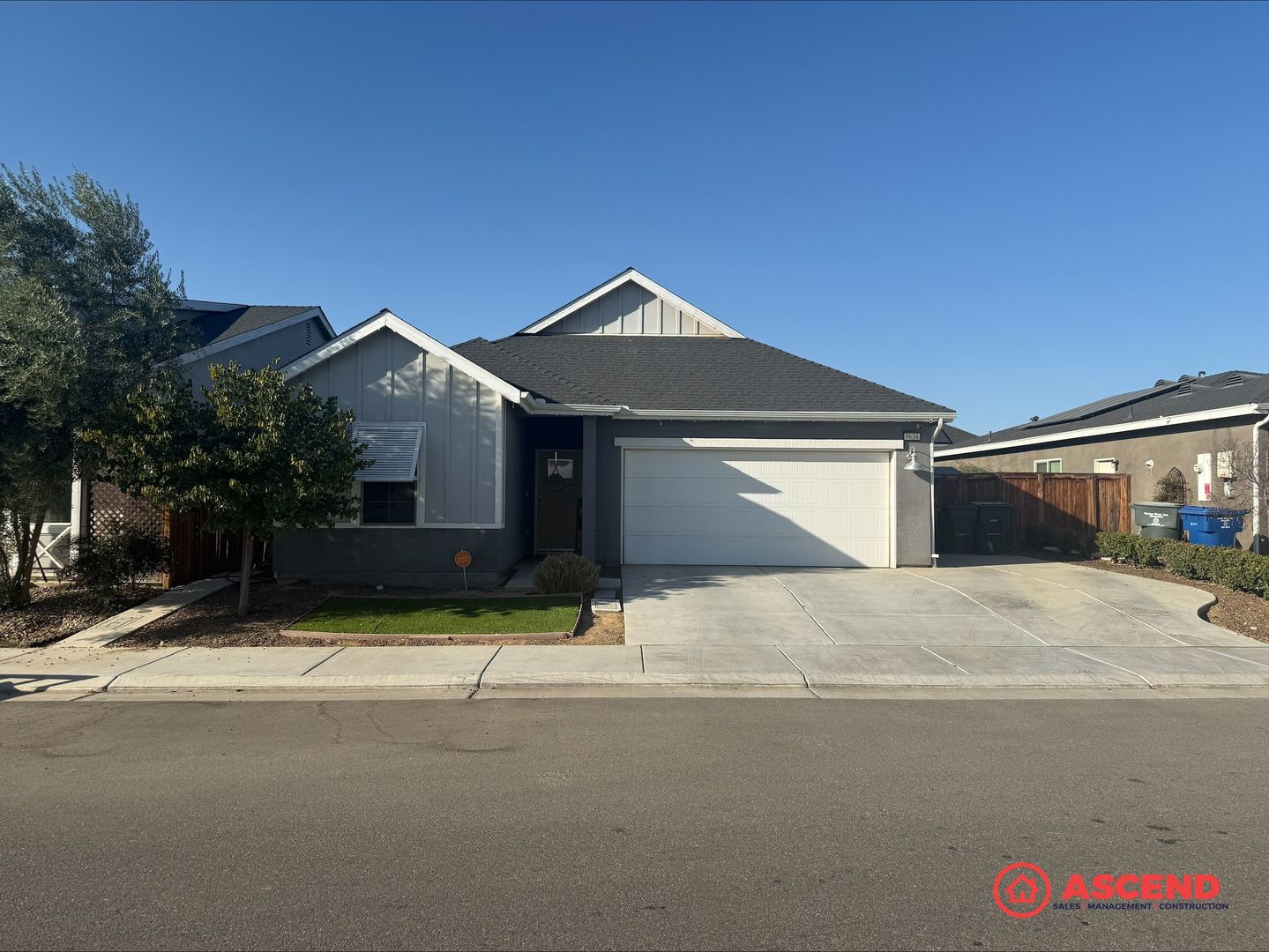 Shafter House: 9634 Silver Falls Lane