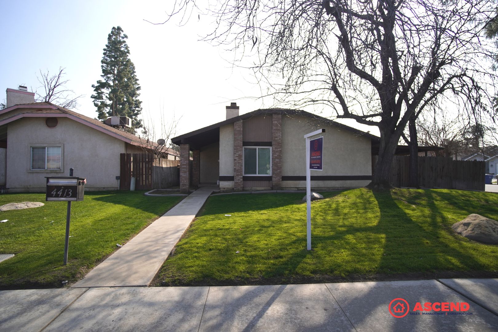 Bakersfield House: 4413 White Ln