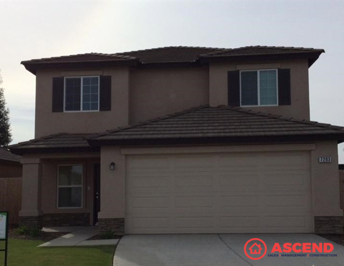 Bakersfield House: 6907 Englefield Dr