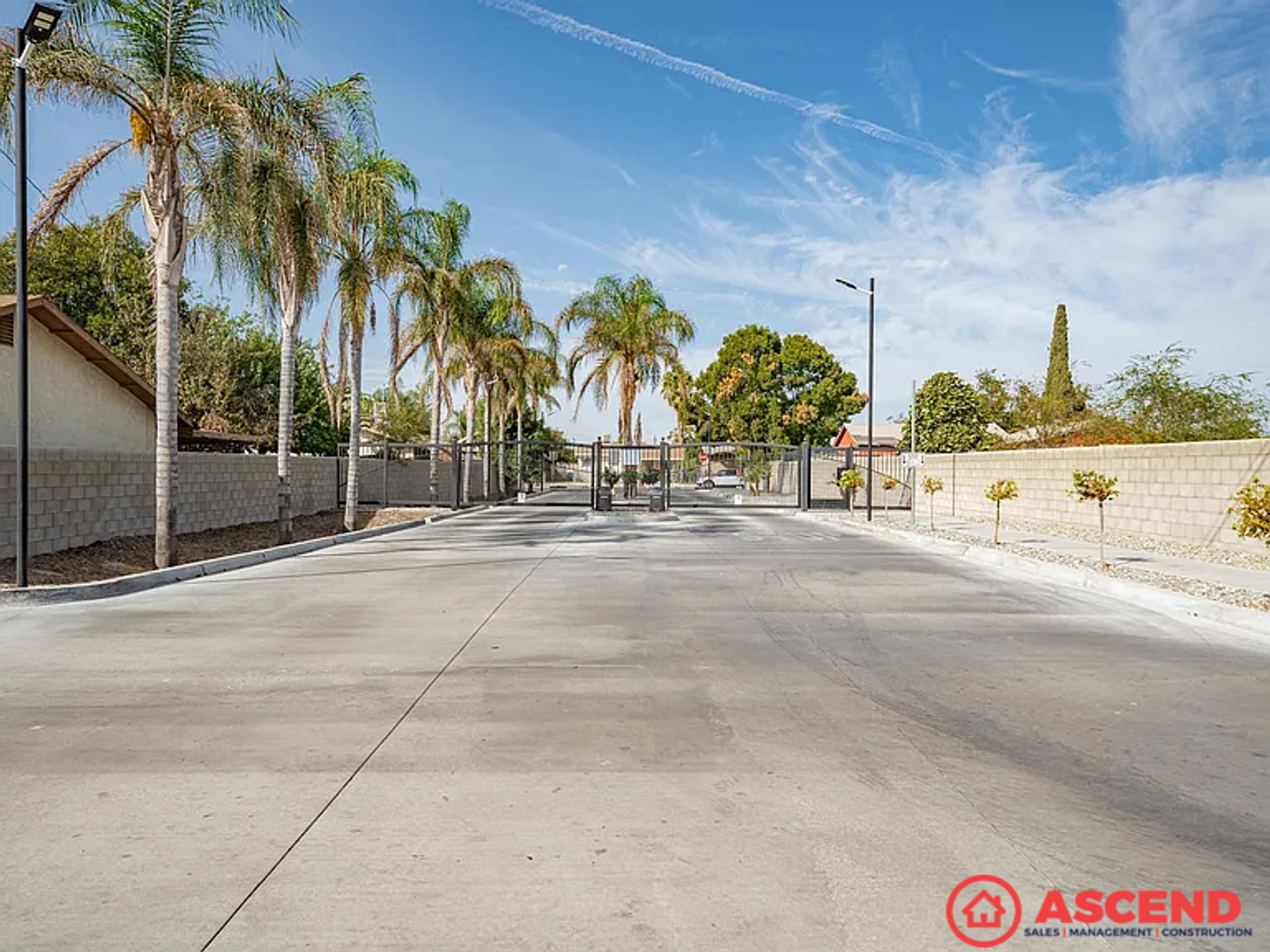 Bakersfield Apartment: 2700 Bomark Ct
