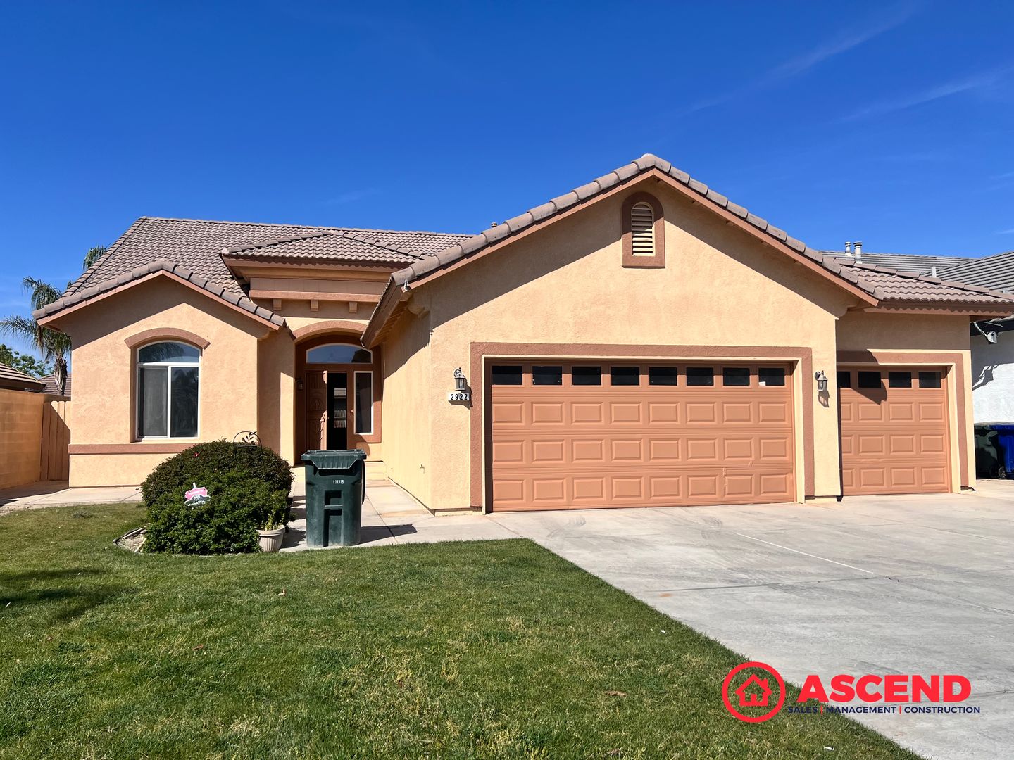 Bakersfield House: 2922 Paradise Point Pl