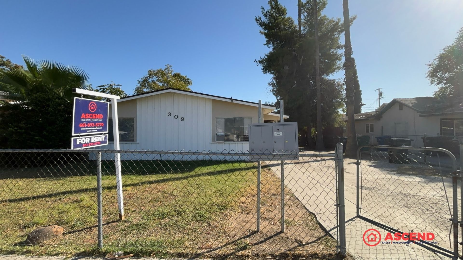 Bakersfield Apartment: 309 Washington Ave