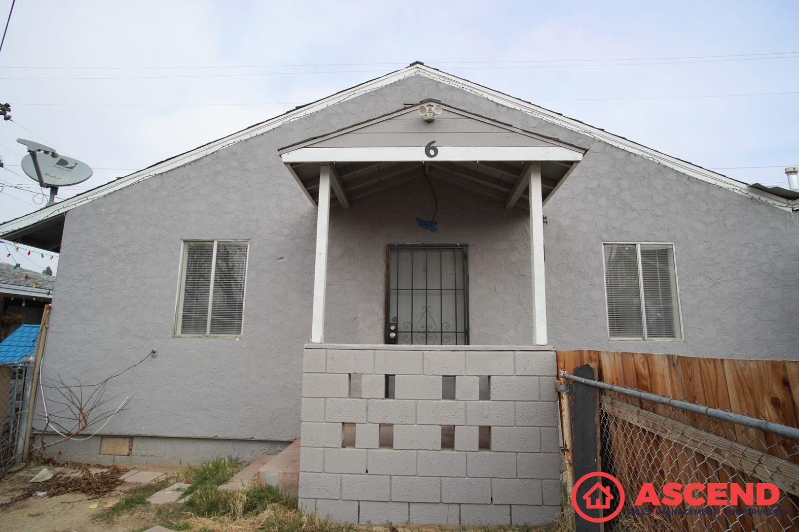 Bakersfield Apartment: 214 Beardsley Ave