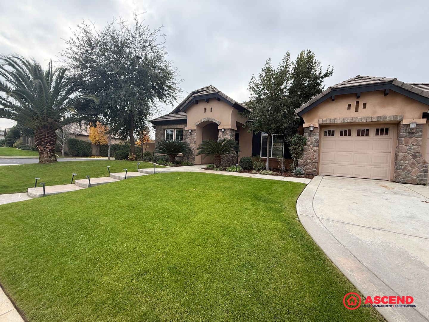 Bakersfield House: 12701 Bickerstaff Dr
