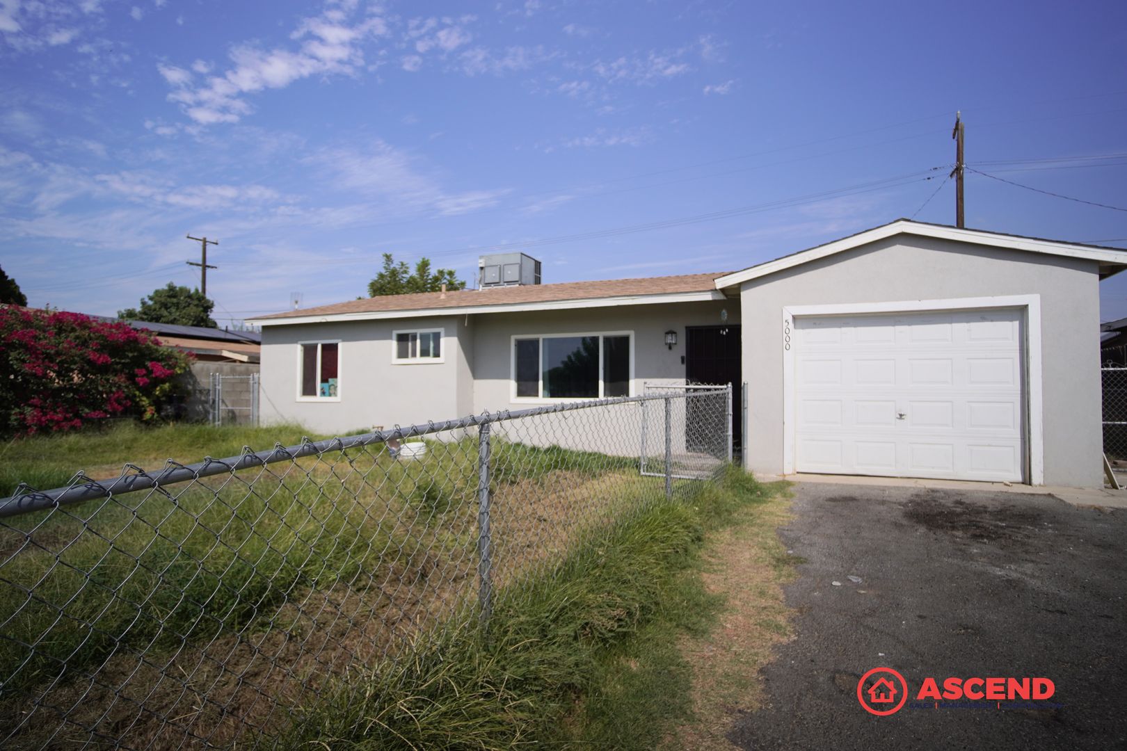 Bakersfield House: 5000 Monterey St