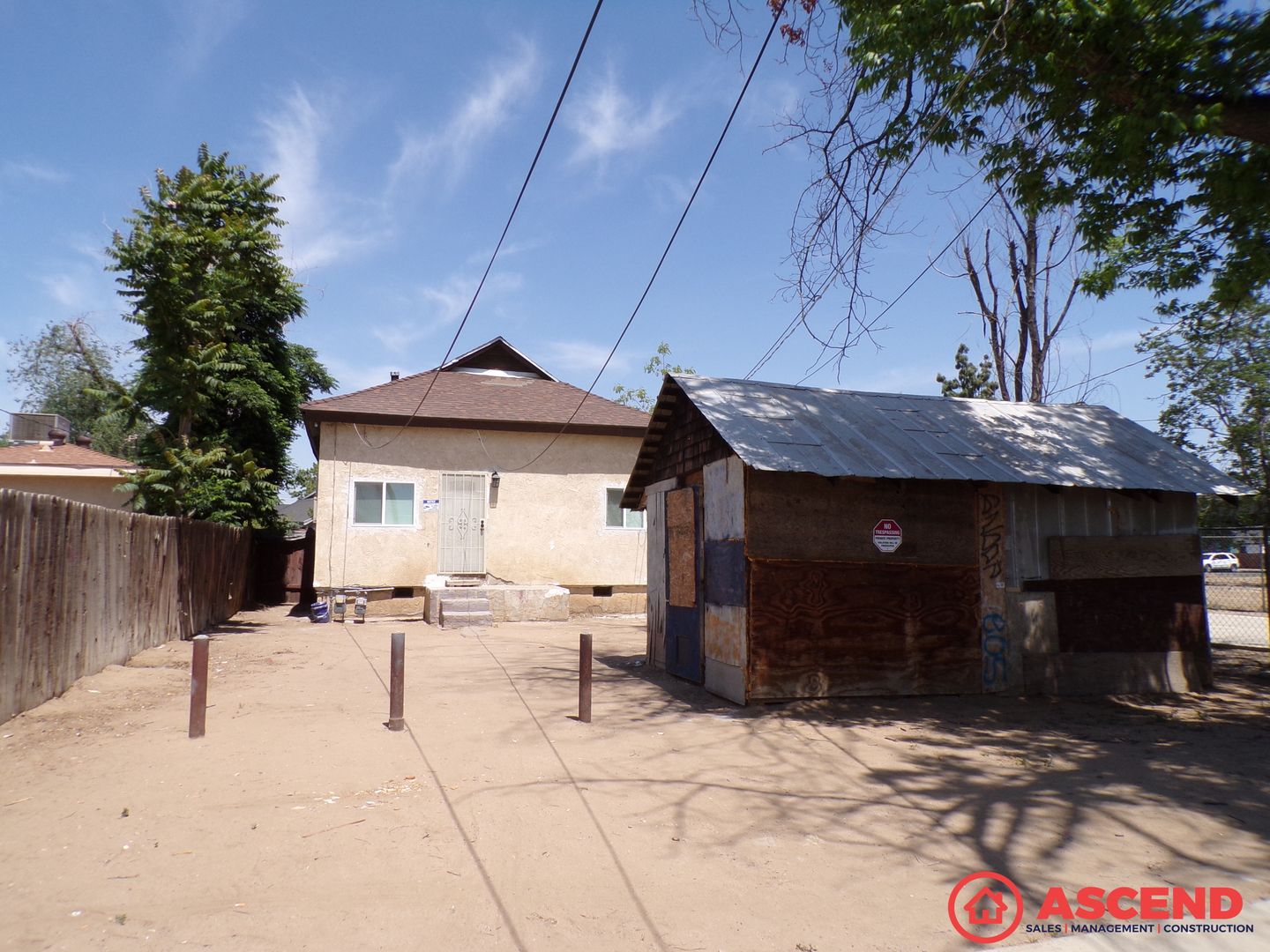 Bakersfield Apartment: 813 Kentucky St