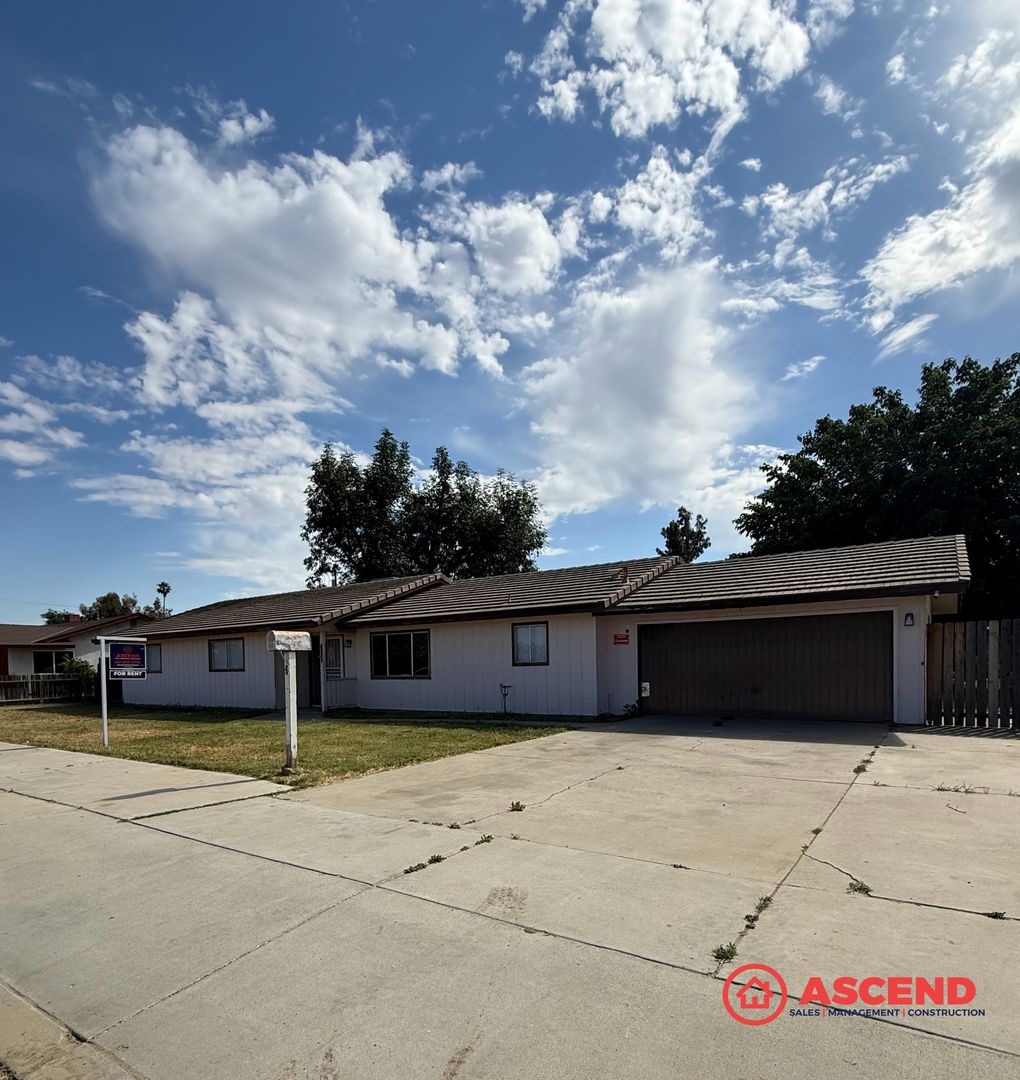 Arvin House: 25476 Barbara St