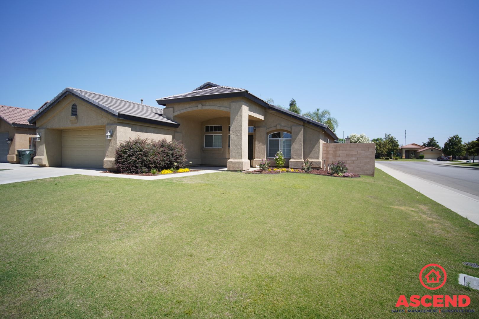 Bakersfield House: 10318 Lerwick Ave