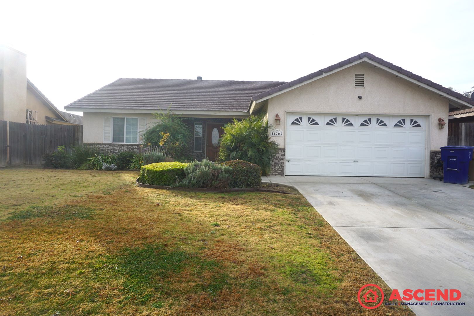 Bakersfield House: 11703 Hyperion Avenue