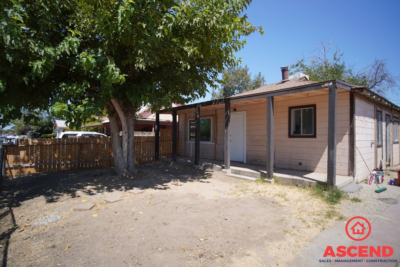 Bakersfield Apartment: 214 E Belle Ave