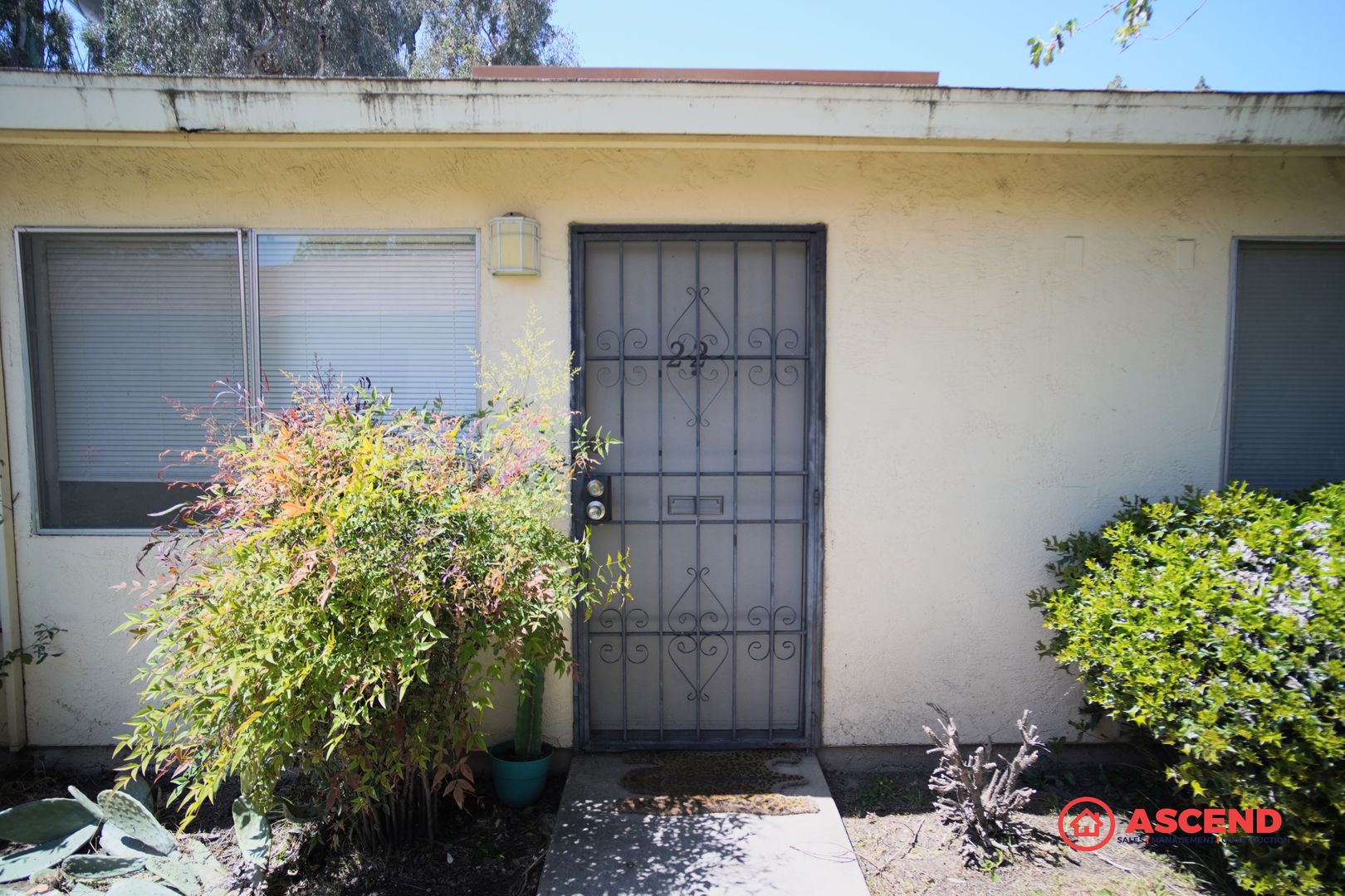 Bakersfield Apartment: 1841 Golden State Ave