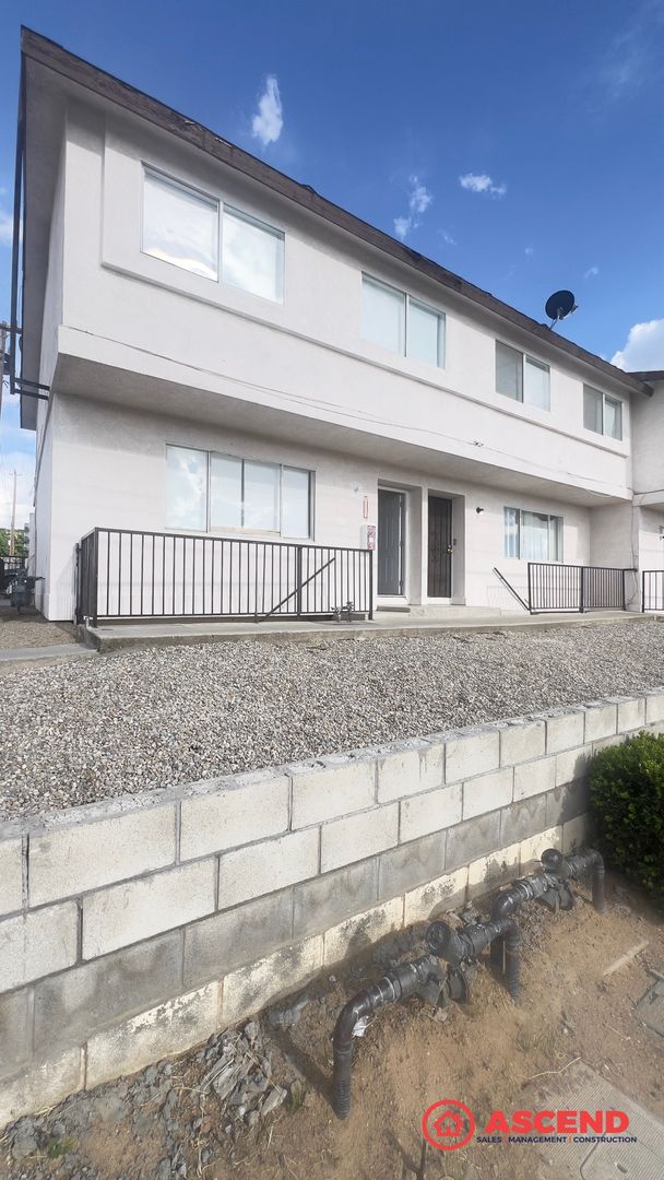 Bakersfield Apartment: 2661 Sunny Lane