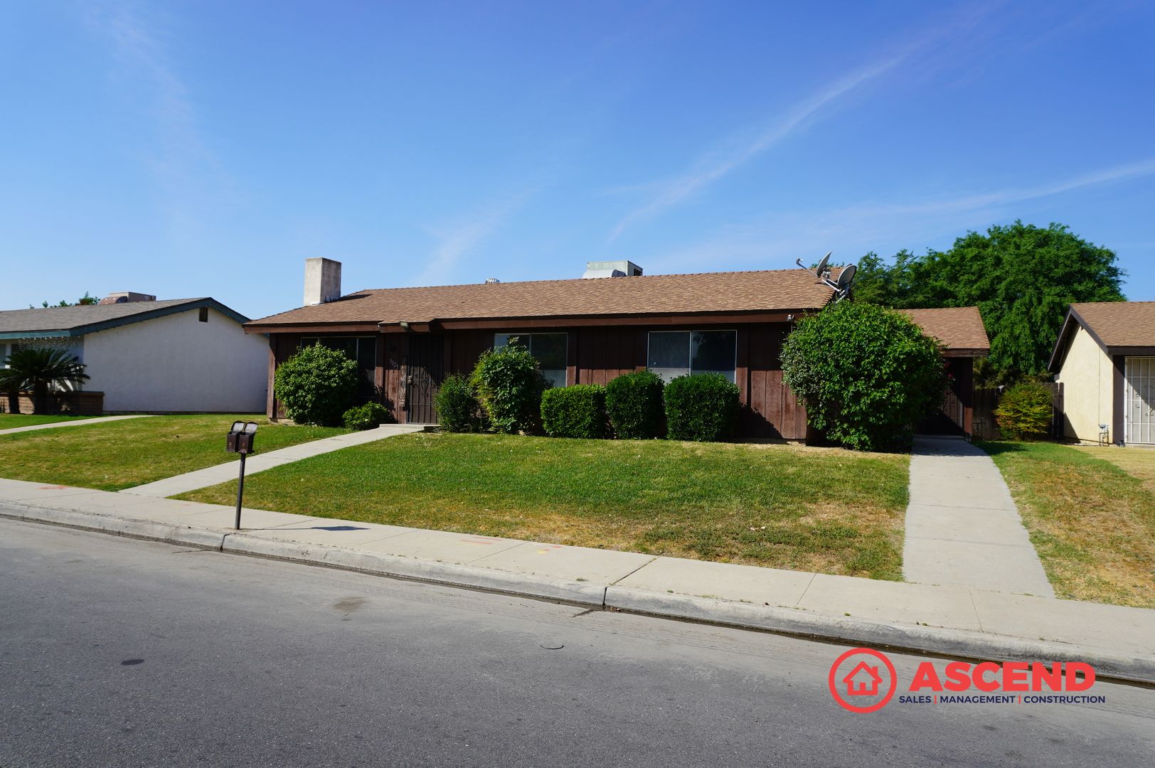 Bakersfield Apartment: 3025 North Half Moon Drive