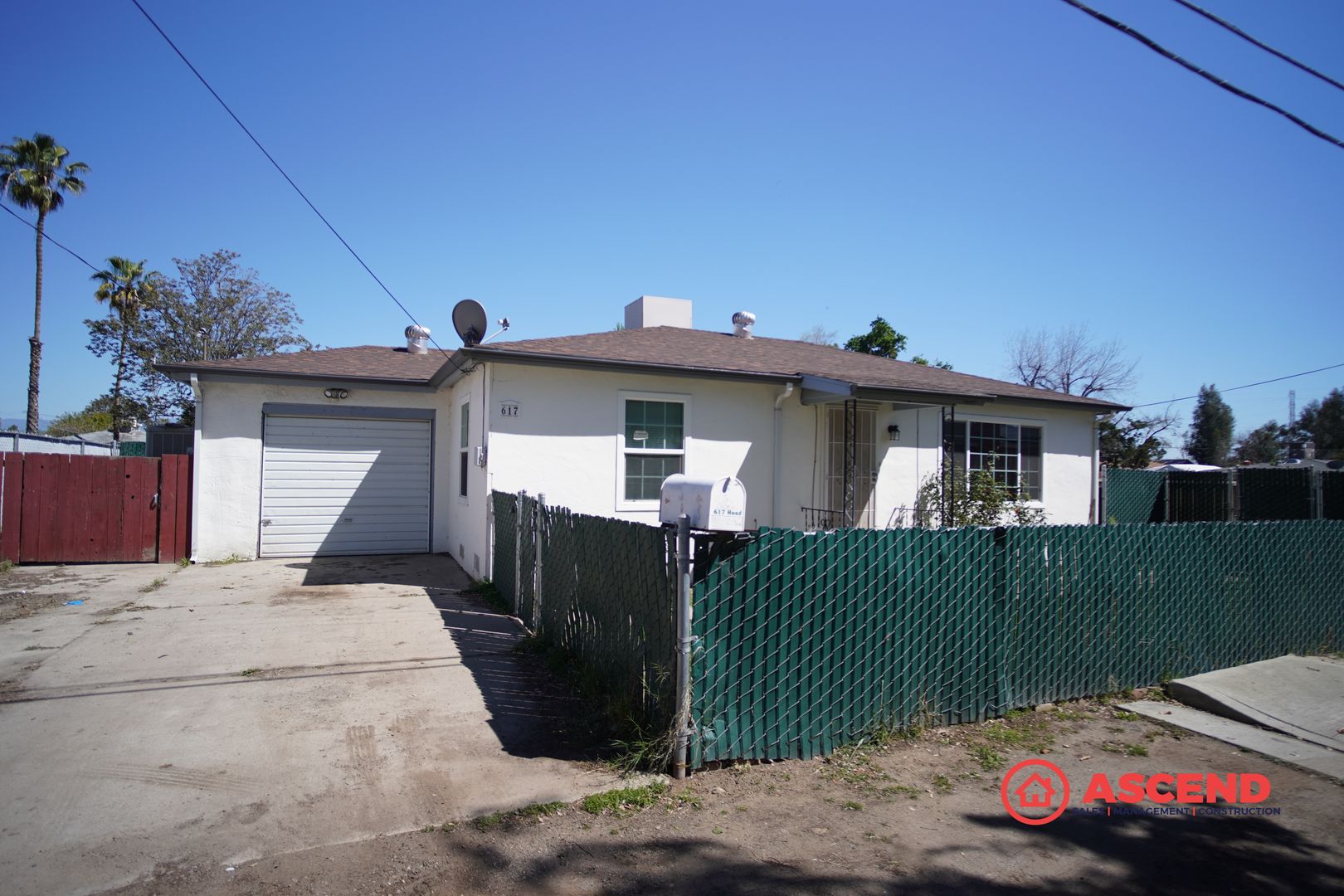 Bakersfield House: 617 Hood Dr