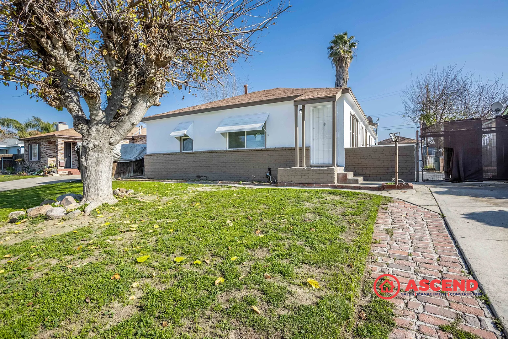 Bakersfield House: 312 S Myrtle St