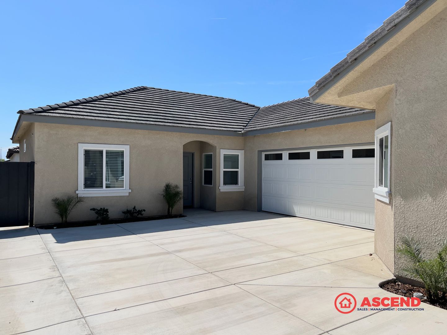 Bakersfield Apartment: 8409 Frankie Lou Street