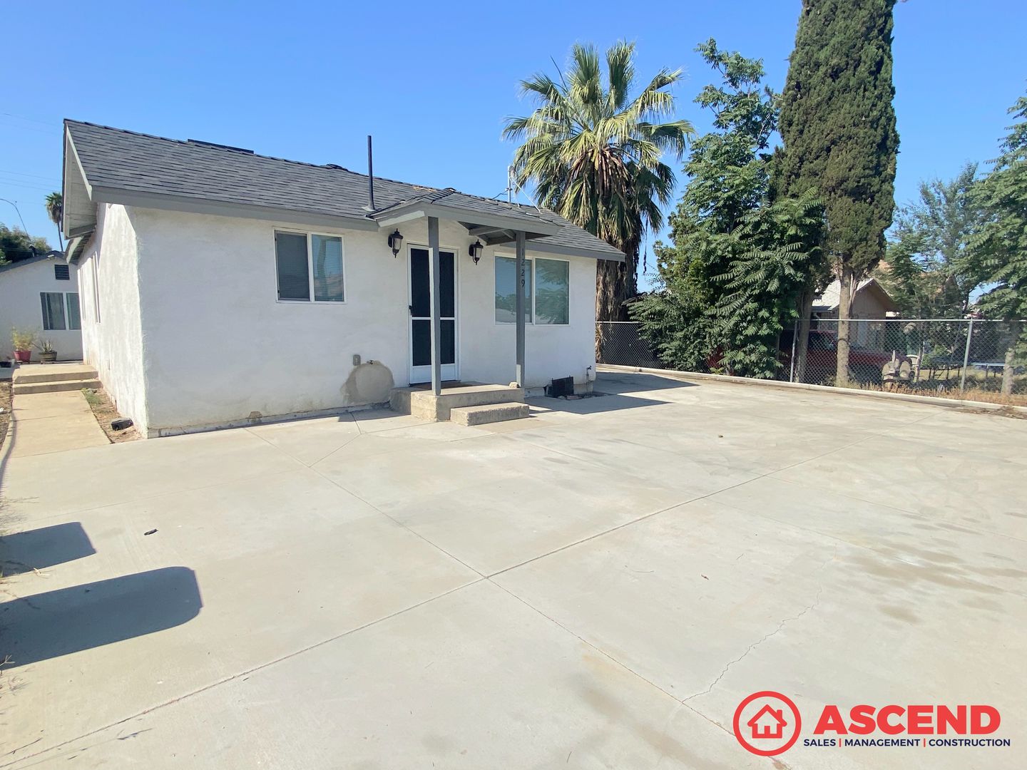 Bakersfield Apartment: 1229 Jeffrey St