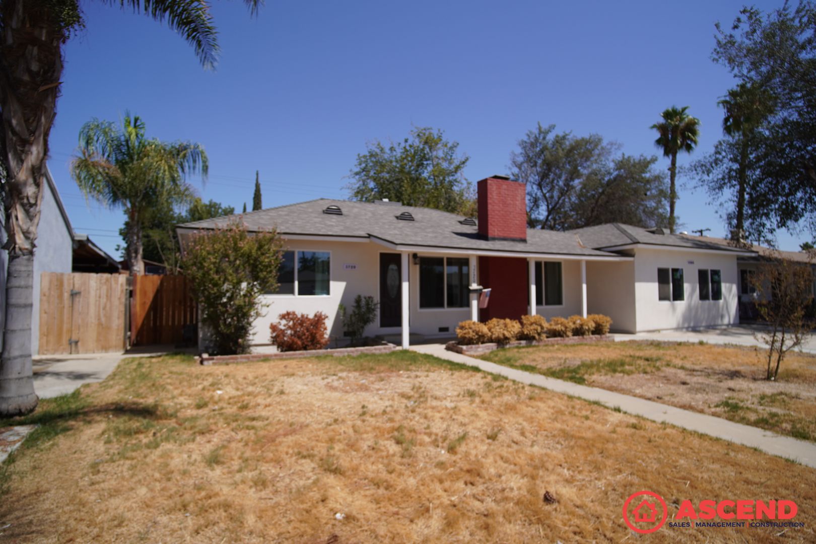 Bakersfield Apartment: 3720 Apache Ave