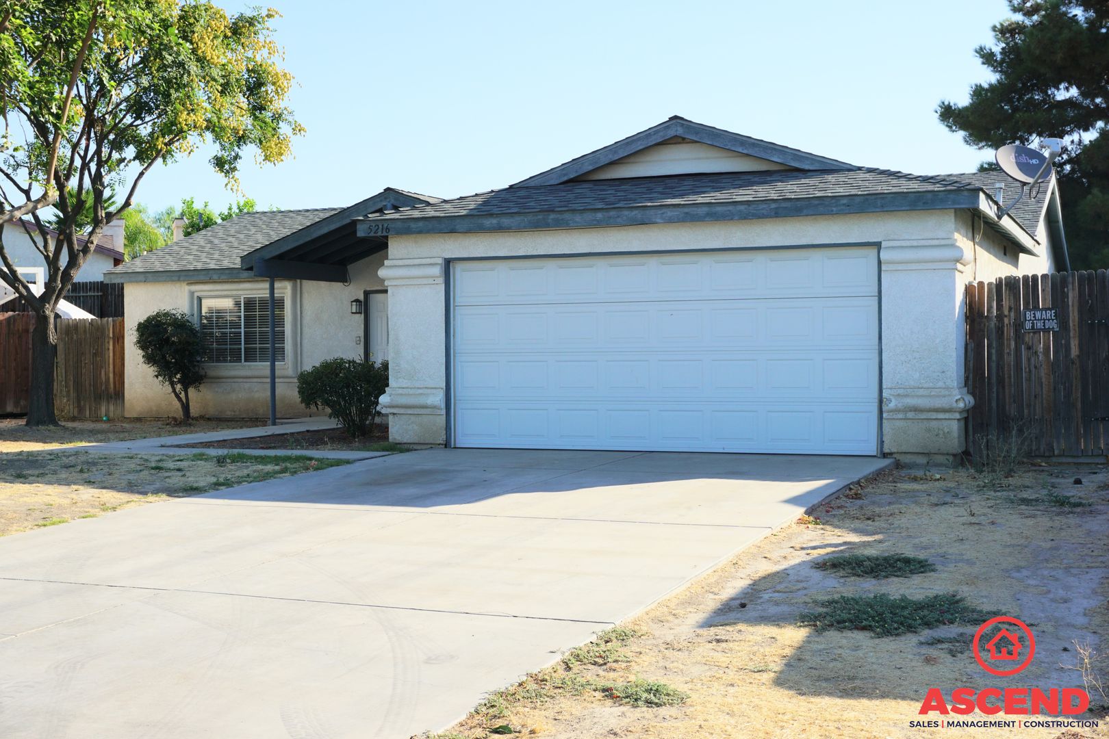 Bakersfield House: 5216 Coxwold Abbey Court