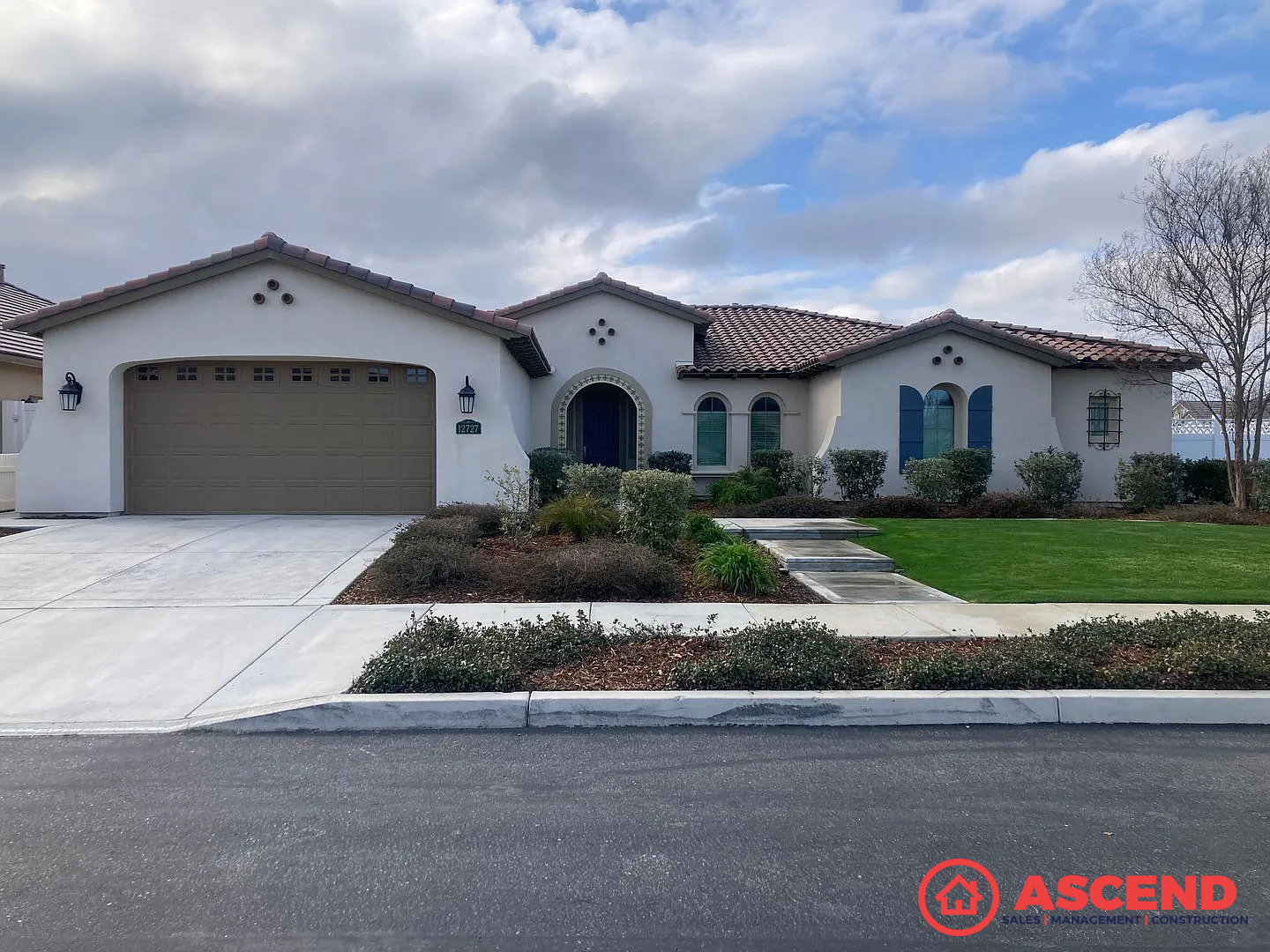 Bakersfield House: 12727 Medallion Dr
