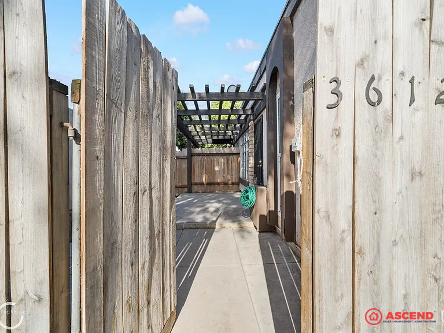 Bakersfield House: 3612 Sampson Ct #B